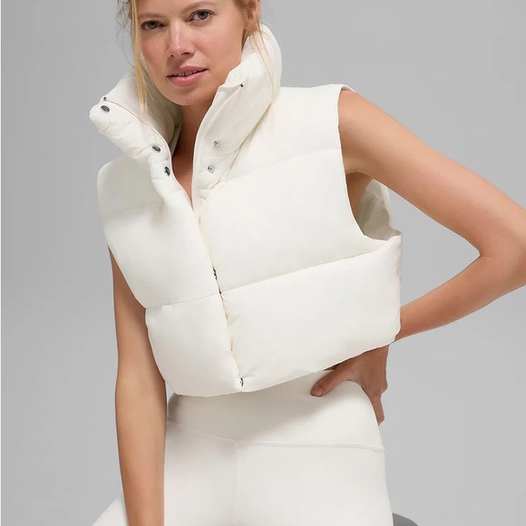 ALO Yoga Jackets & Blazers - ALO Yoga Ivory White Cropped Gold Rush Puffer Vest